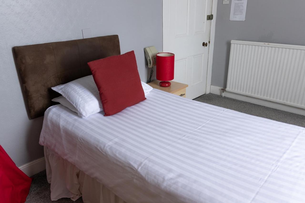 Carlton Hotel Форрес Екстер'єр фото