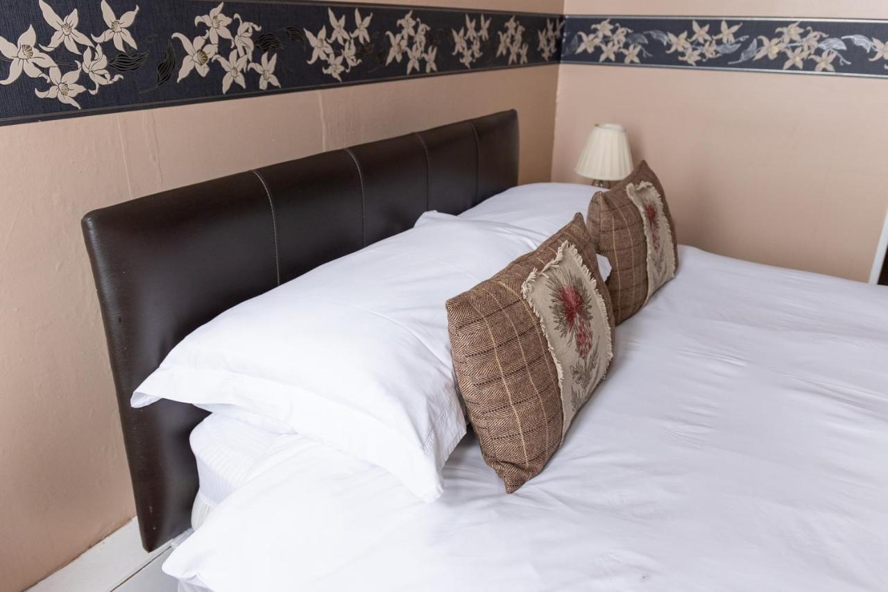 Carlton Hotel Форрес Екстер'єр фото