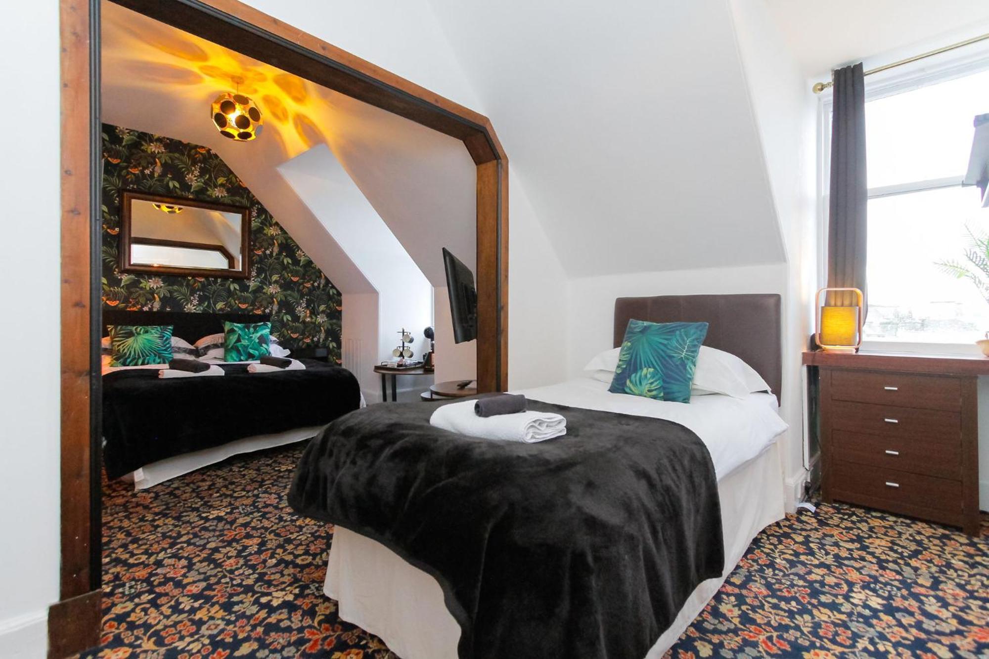 Carlton Hotel Форрес Екстер'єр фото
